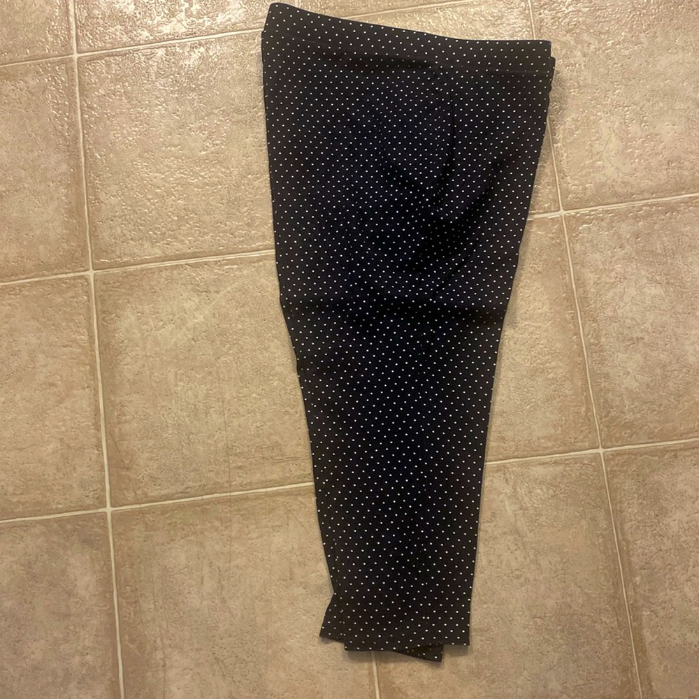 Philosophy pull on pants. Black and white polka dots. 2x. Excellent condition.
